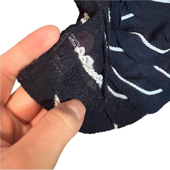 3 for $30! Max studio navy scallop sweater - Picture 10 of 11